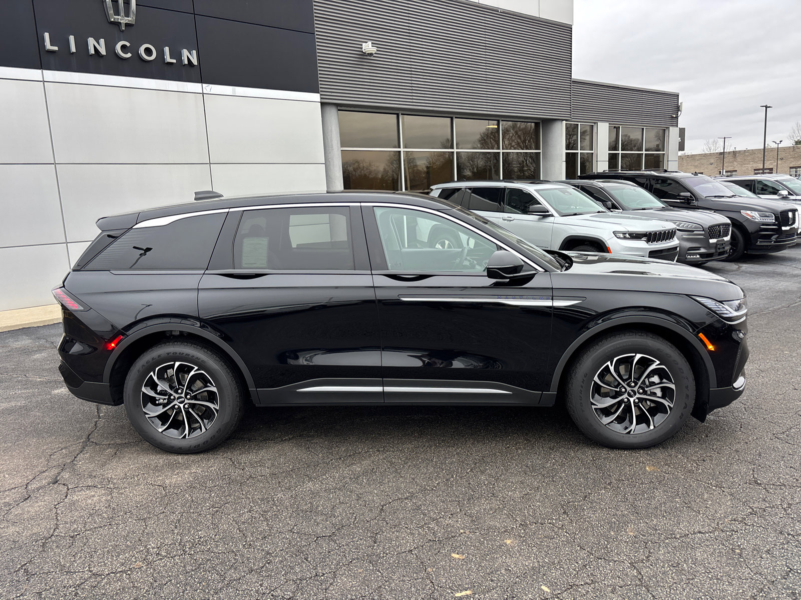 New 2026 Lincoln Nautilus Premier image 8