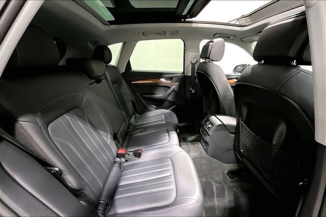Used 2023 Audi Q5 2.0T Premium w/ Convenience Package image 28