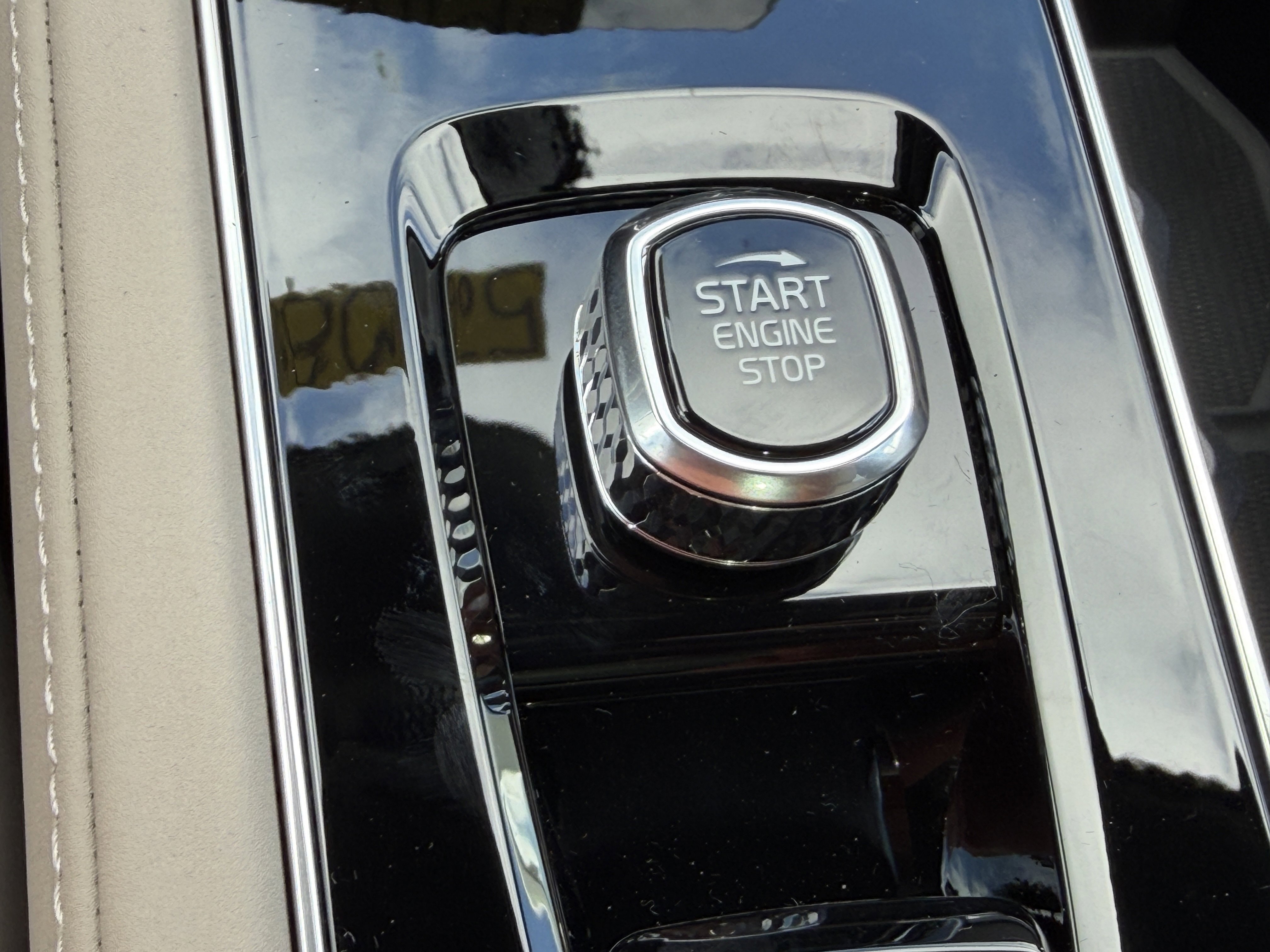 New 2026 Volvo XC90 B5 Core w/ Protection Package image 25