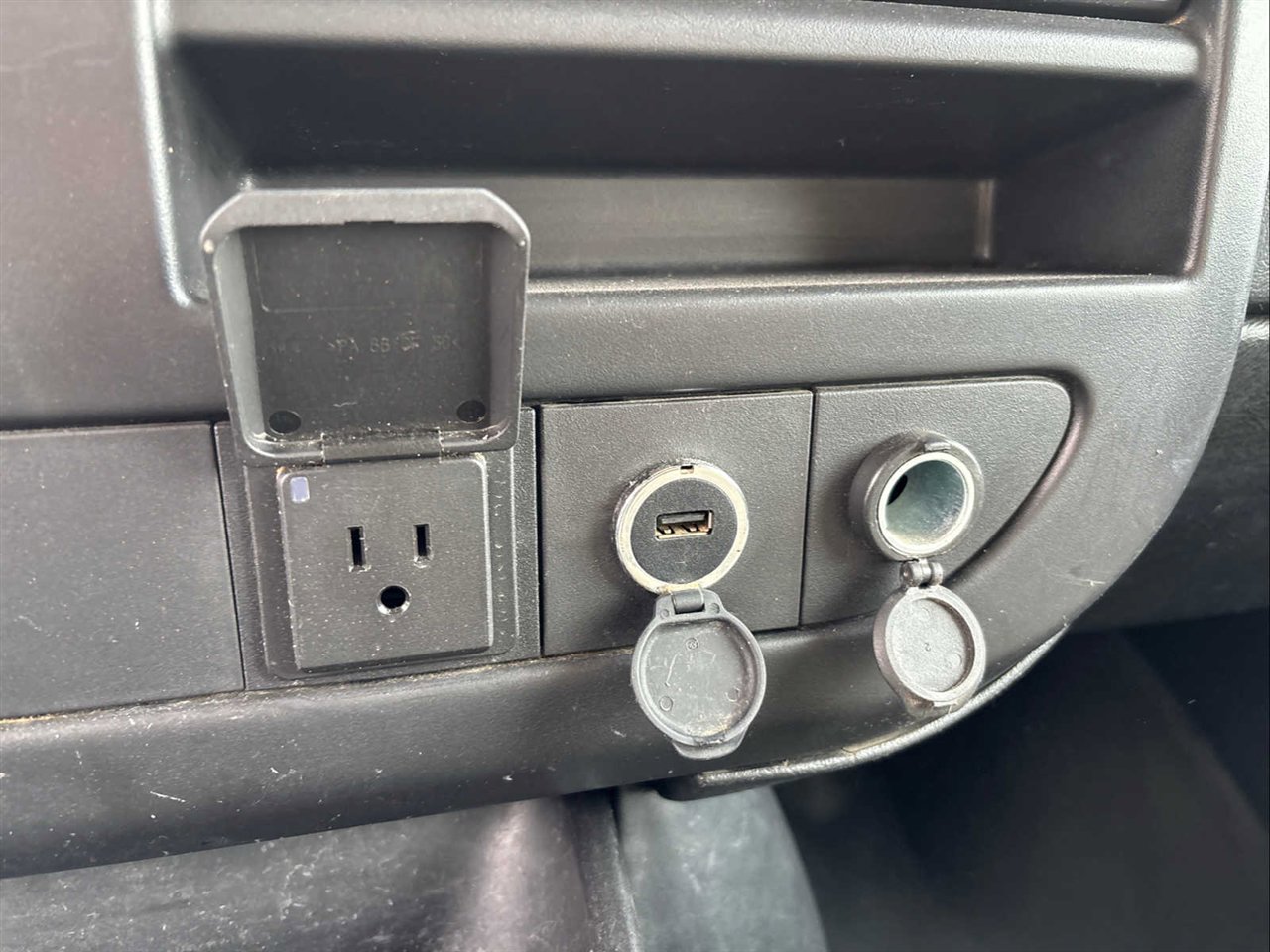 Used 2017 GMC Savana 3500 image 21