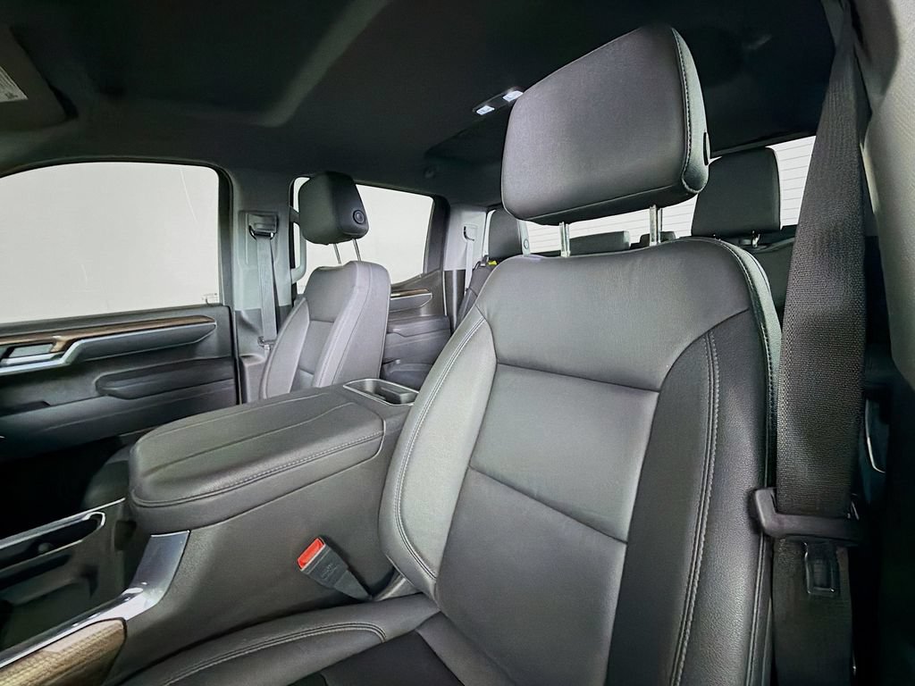 Used 2025 Chevrolet Silverado 1500 LT Trail Boss w/ Convenience Package II AWD/4WD image 12