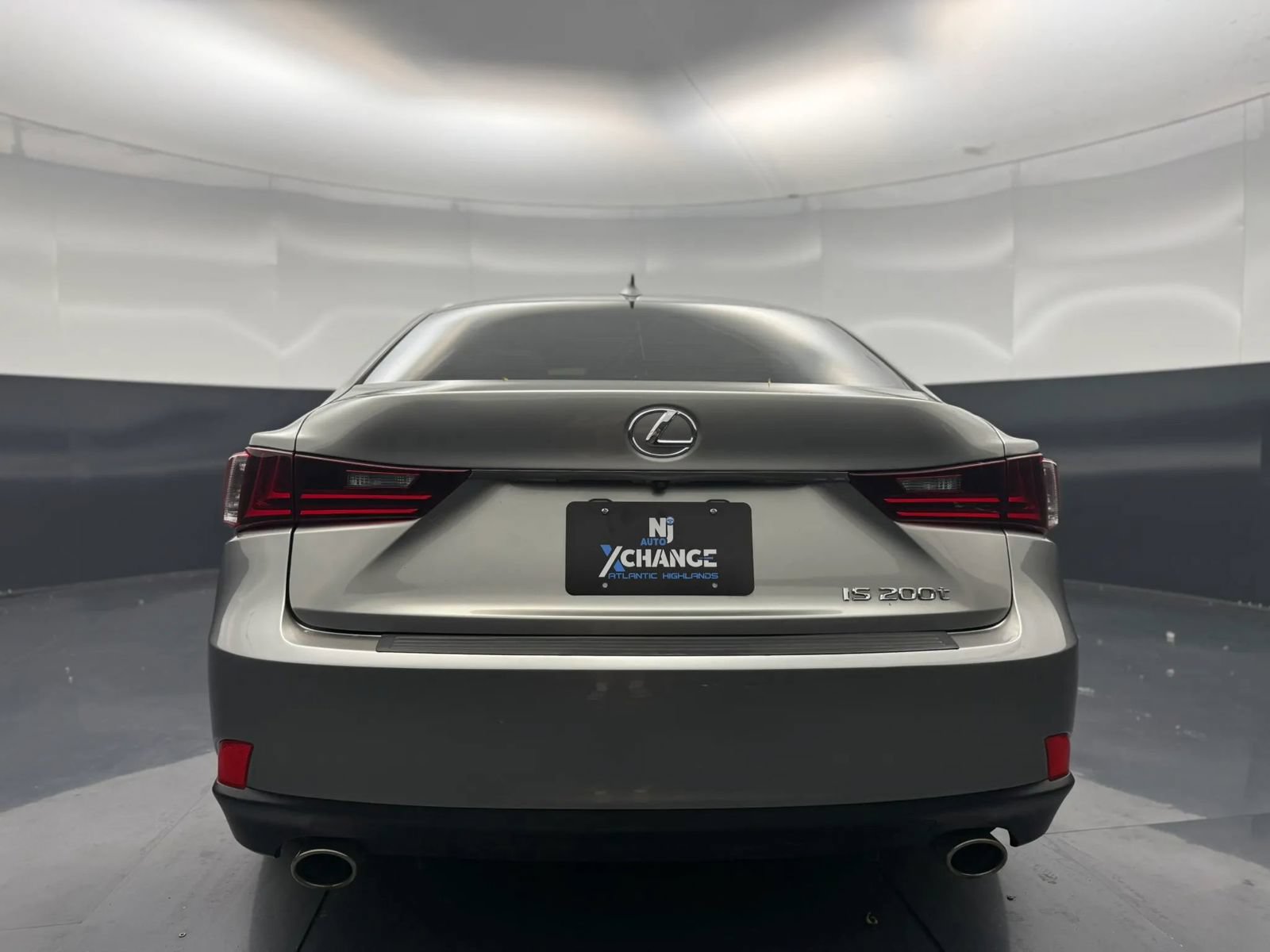 Used 2016 Lexus IS 200t RWD image 4
