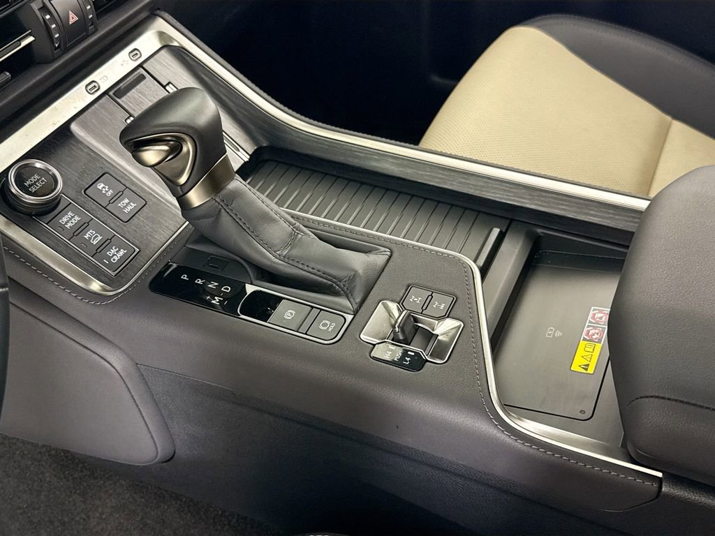 Used 2025 Lexus GX 550 image 21