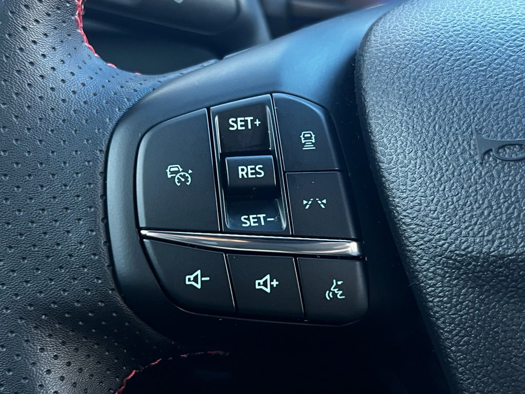 Used 2025 Ford Escape ST-Line w/ Equipment Group 301A image 22