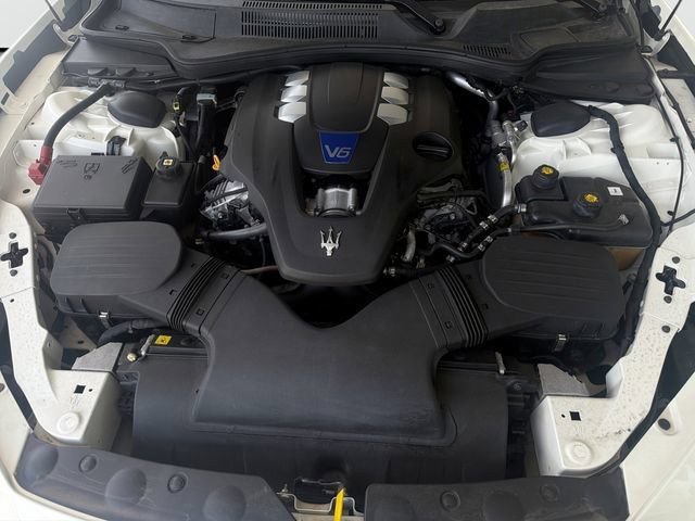 Used 2015 Maserati Ghibli S Q4 AWD/4WD image 25