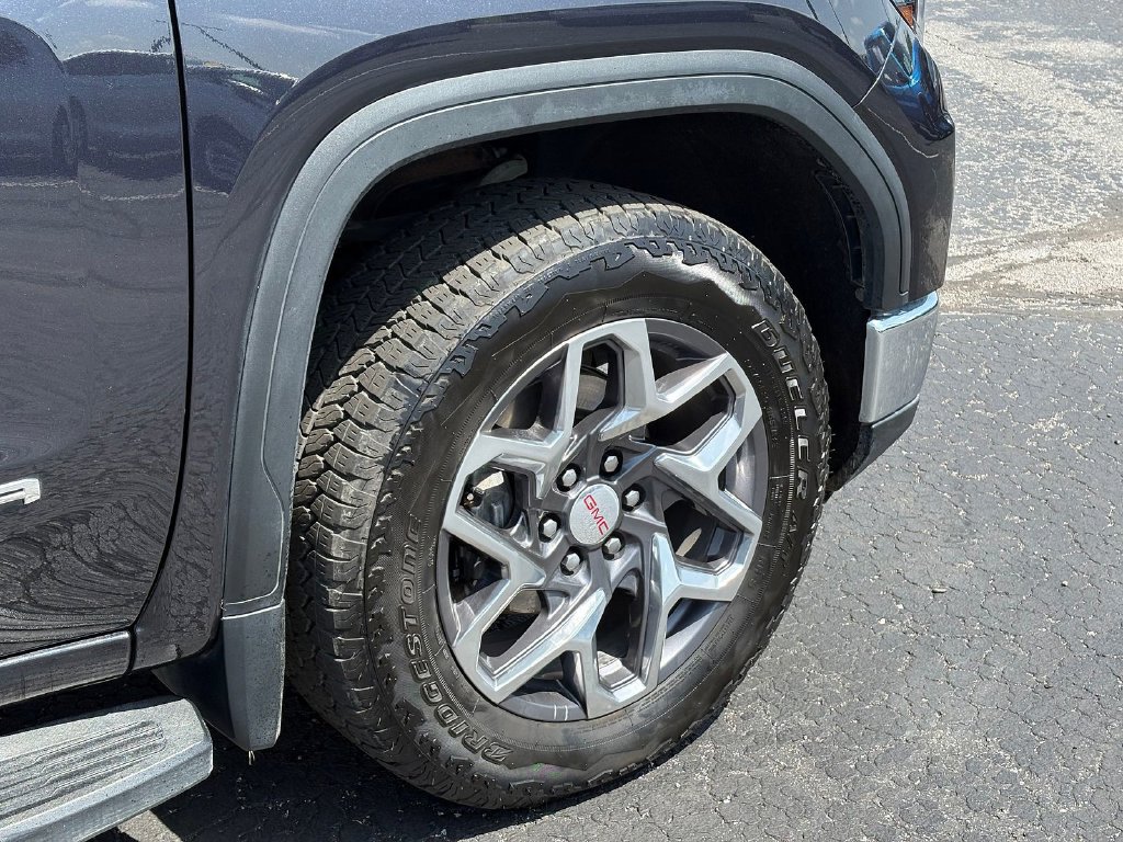 Used 2022 GMC Sierra 1500 SLT w/ X31 Off-Road Package AWD/4WD image 9
