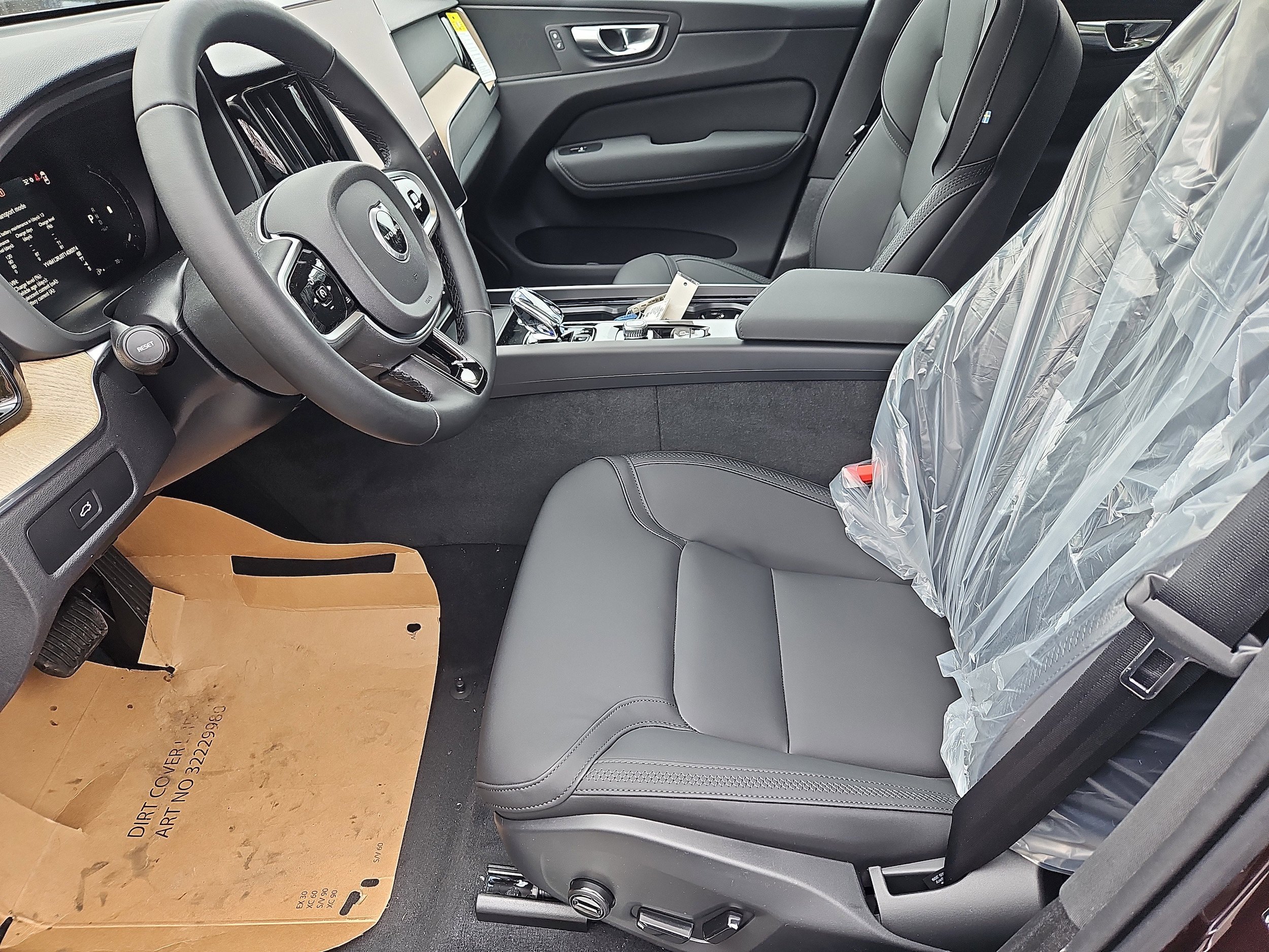 New 2026 Volvo XC60 B5 Core w/ Protection Package Premier AWD/4WD image 20