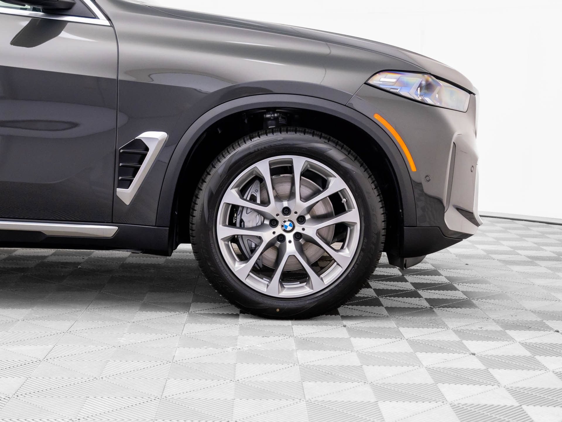 Used 2026 BMW X5 xDrive50e w/ Executive Package AWD/4WD image 37