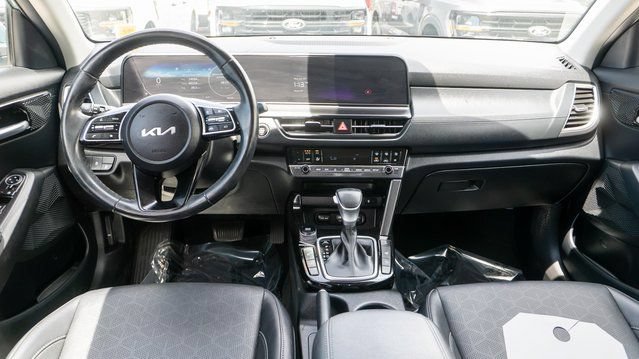 Used 2024 Kia Seltos EX AWD/4WD image 15