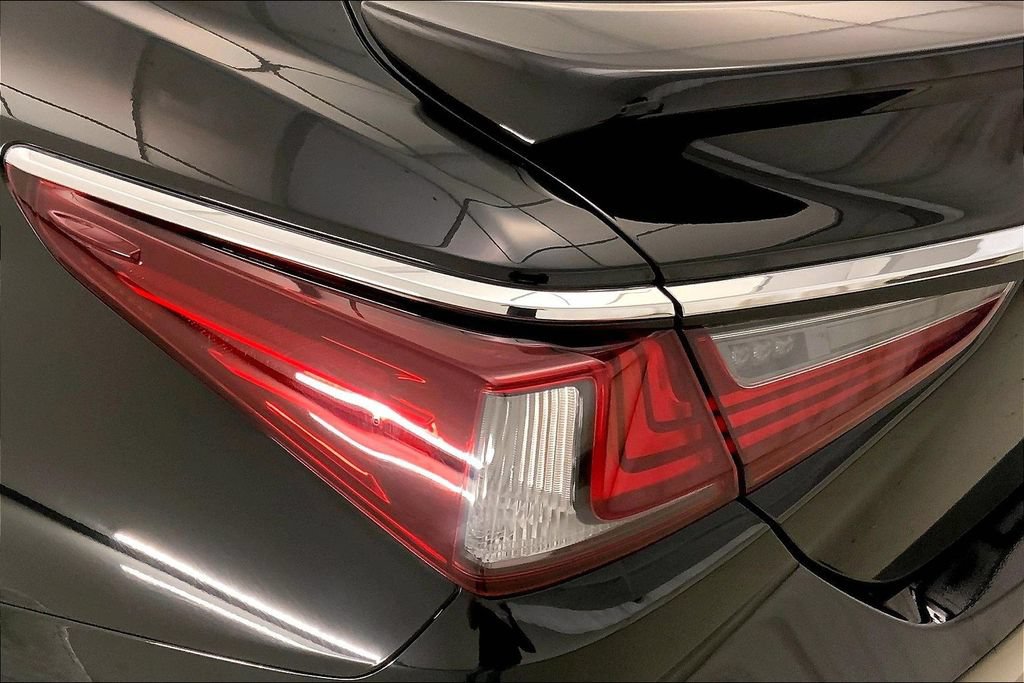 Used 2025 Lexus ES 350 Ultra Luxury w/ Accessory Package (Z2) FWD image 28