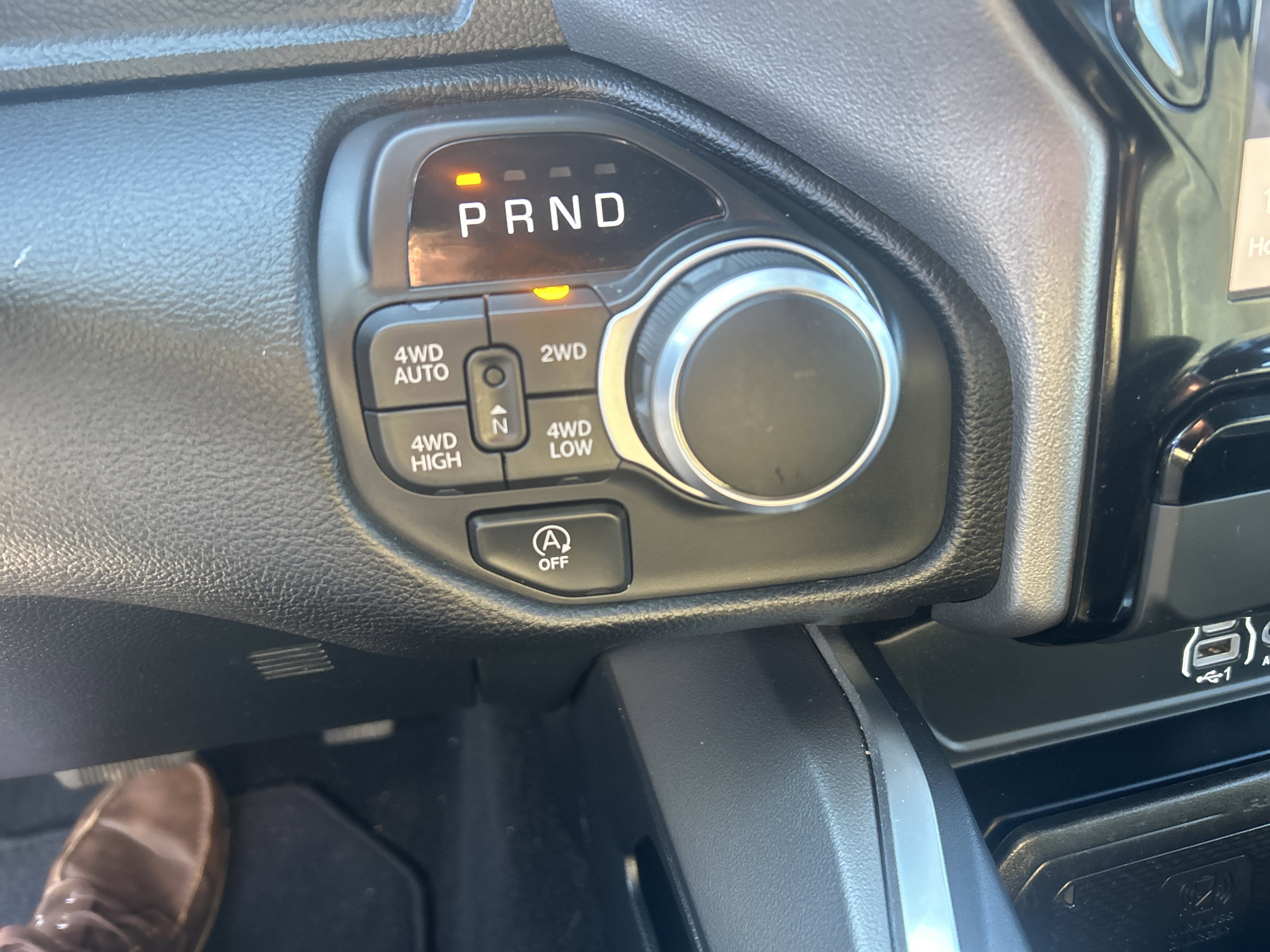 Used 2025 RAM 1500 Big Horn AWD/4WD image 24