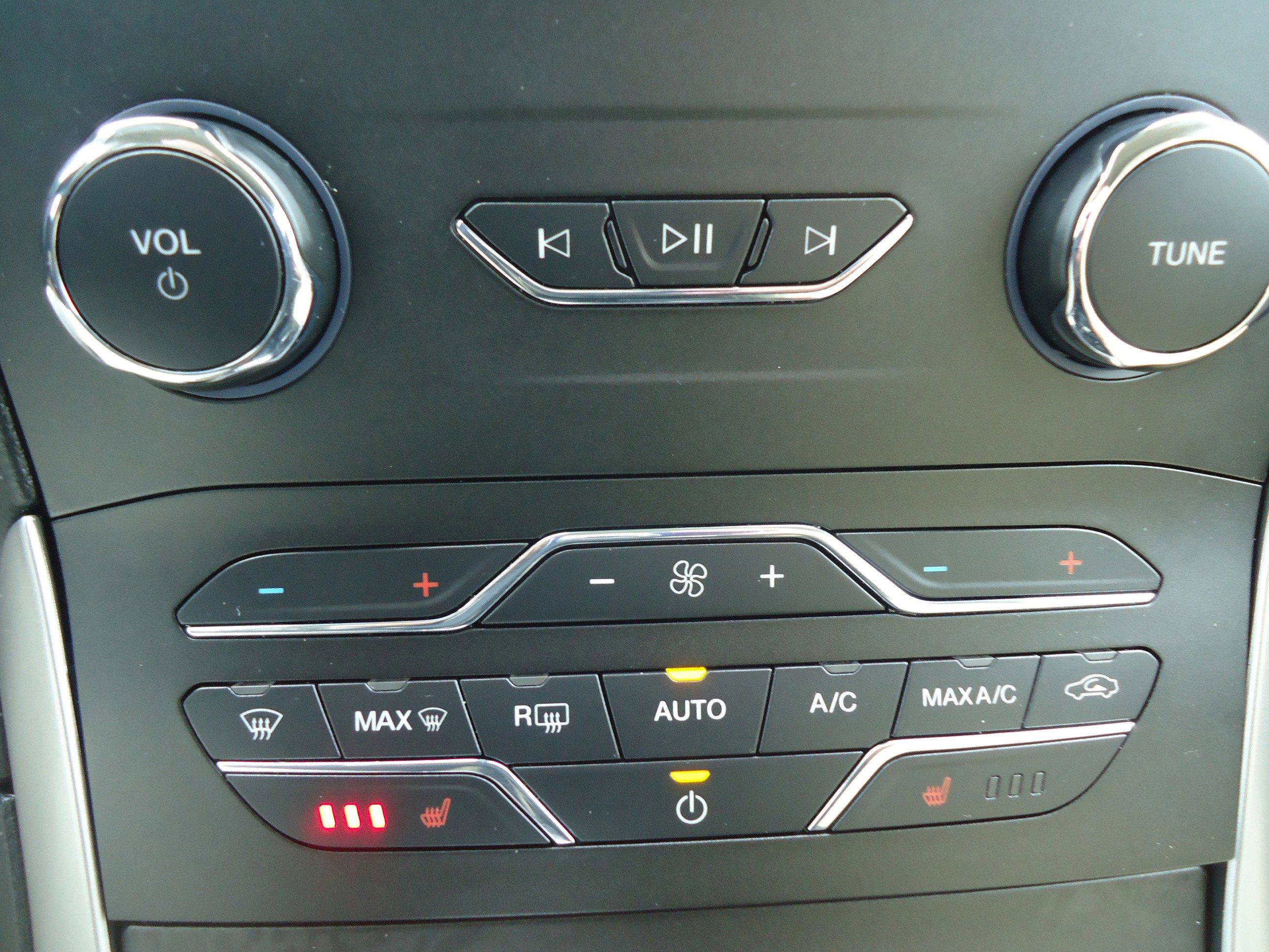 Used 2020 Ford Edge SEL w/ Convenience Package AWD/4WD image 19
