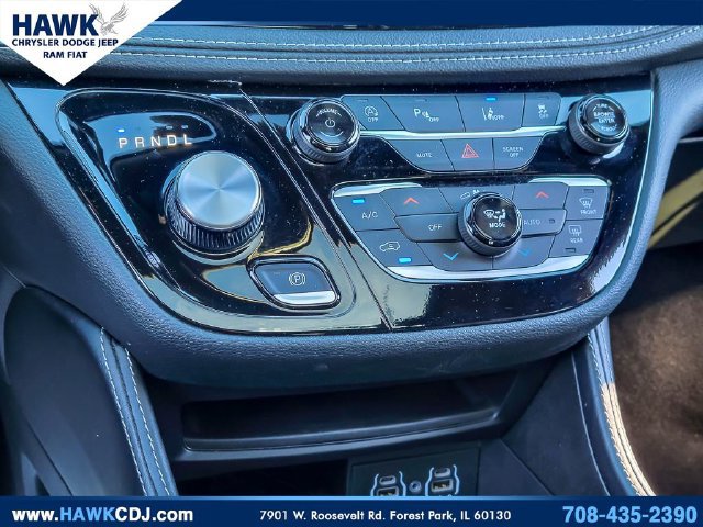 Used 2025 Chrysler Pacifica Limited FWD image 20