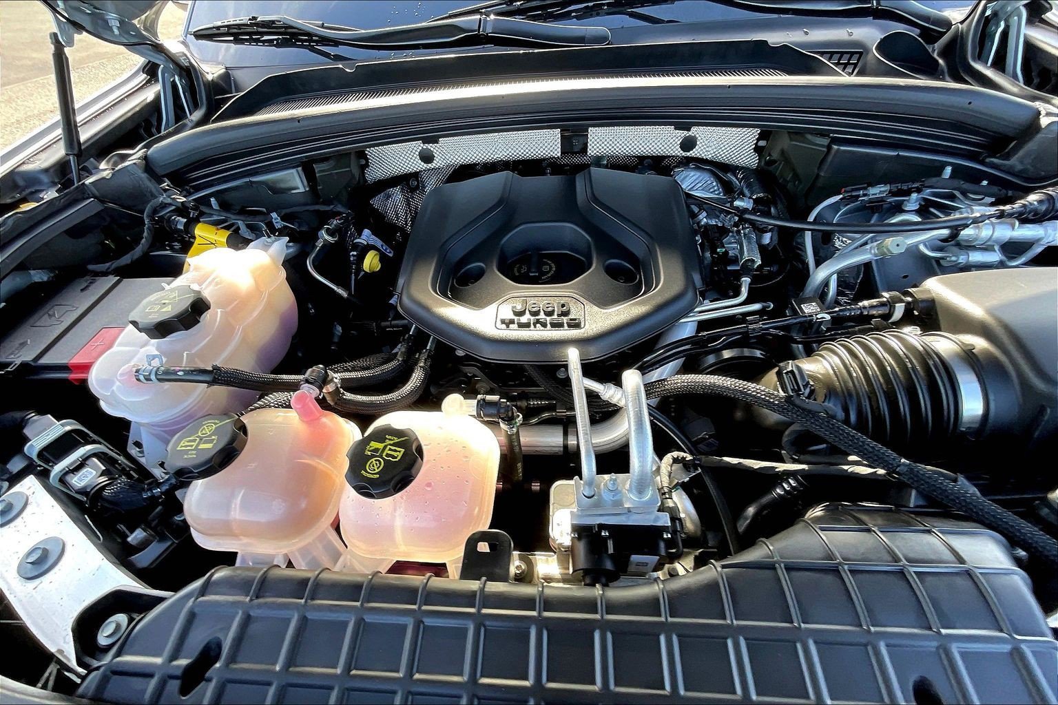 Used 2024 Jeep Grand Cherokee Limited 4xe image 9