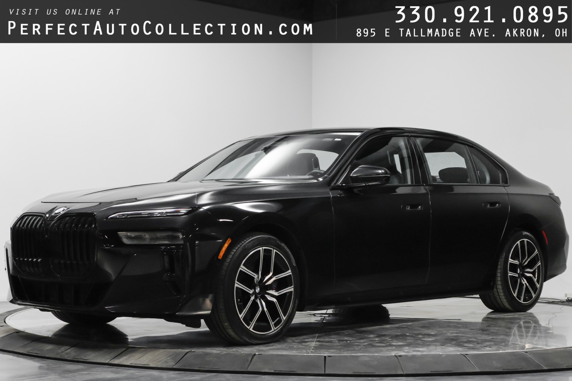 Used 2023 BMW 760i xDrive w/ Executive Package image 1