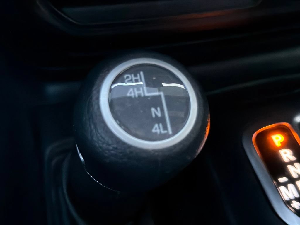 Used 2022 Jeep Gladiator Sport AWD/4WD image 16