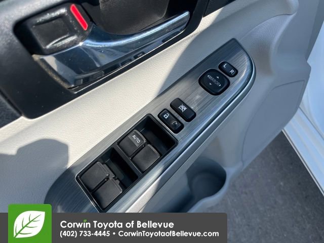 Used 2014 Toyota Camry XLE w/ Leather Package image 19