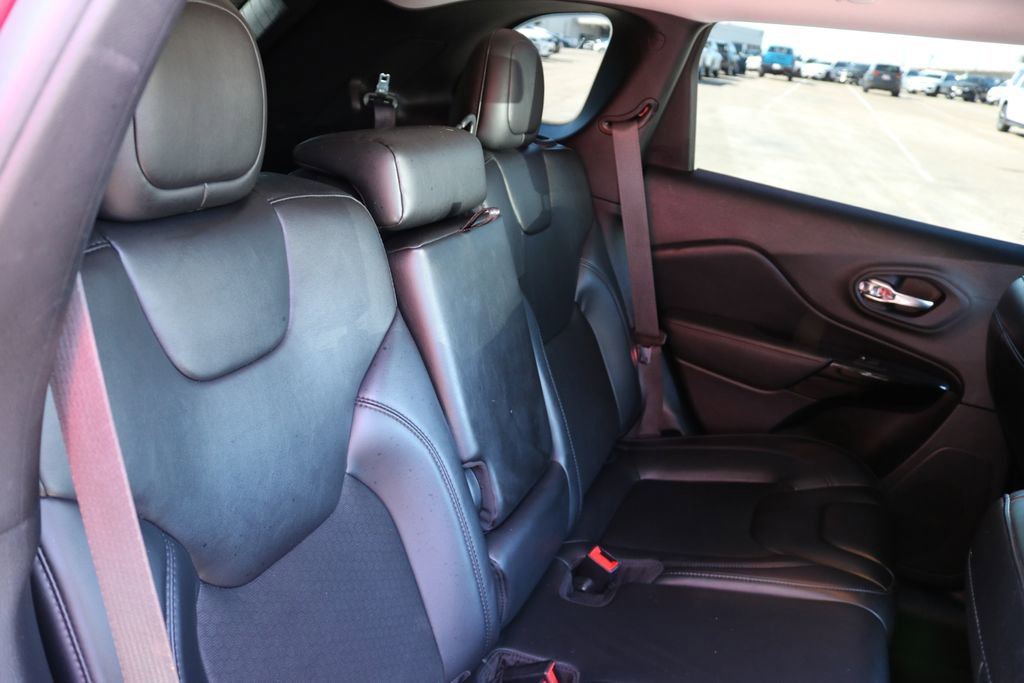 Used 2020 Jeep Cherokee Latitude Plus image 16