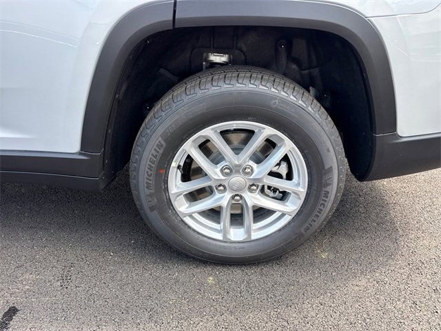 New 2025 Jeep Grand Cherokee L Laredo w/ Luxury Tech Group I image 6