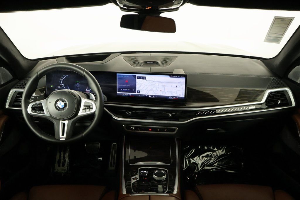 Used 2024 BMW X7 M60i w/ Executive Package image 8