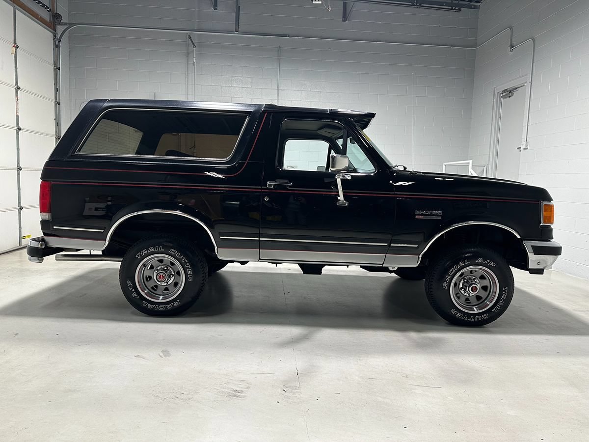 Used 1988 Ford Bronco AWD/4WD image 2