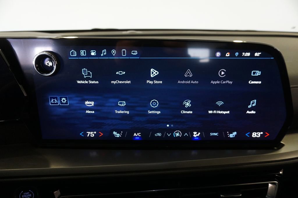 New 2025 Chevrolet Traverse LT w/ Driver Confidence Package image 14