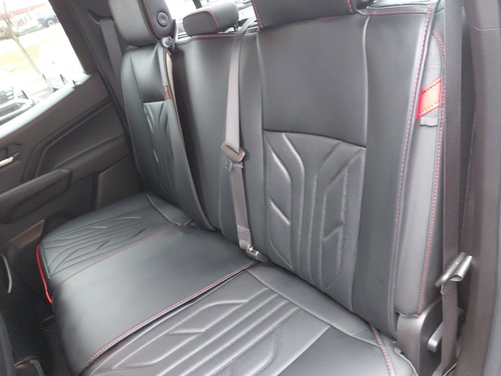 Used 2023 Chevrolet Colorado Z71 w/ Z71 Convenience Package 2 image 30