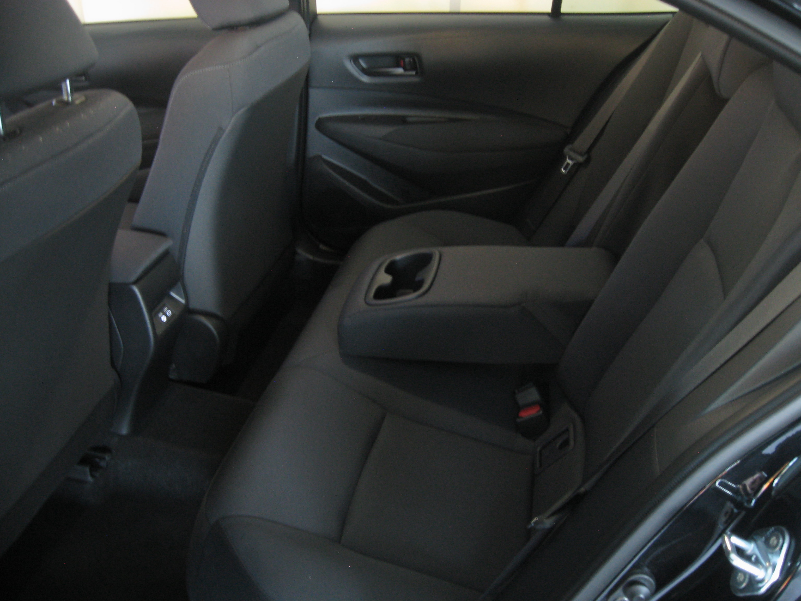 Used 2025 Toyota Corolla LE w/ LE Premium Package image 8