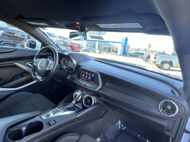 Used 2020 Chevrolet Camaro LT image 28