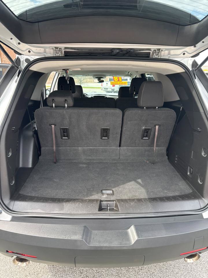 Used 2018 Chevrolet Traverse LS w/ LPO, Floor Liner Package FWD image 12