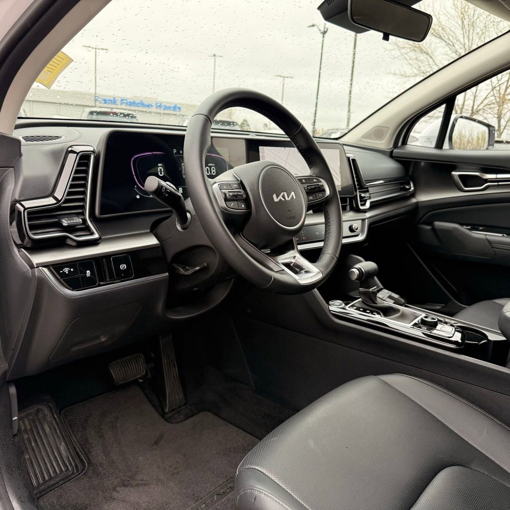 Used 2025 Kia Sportage EX image 9