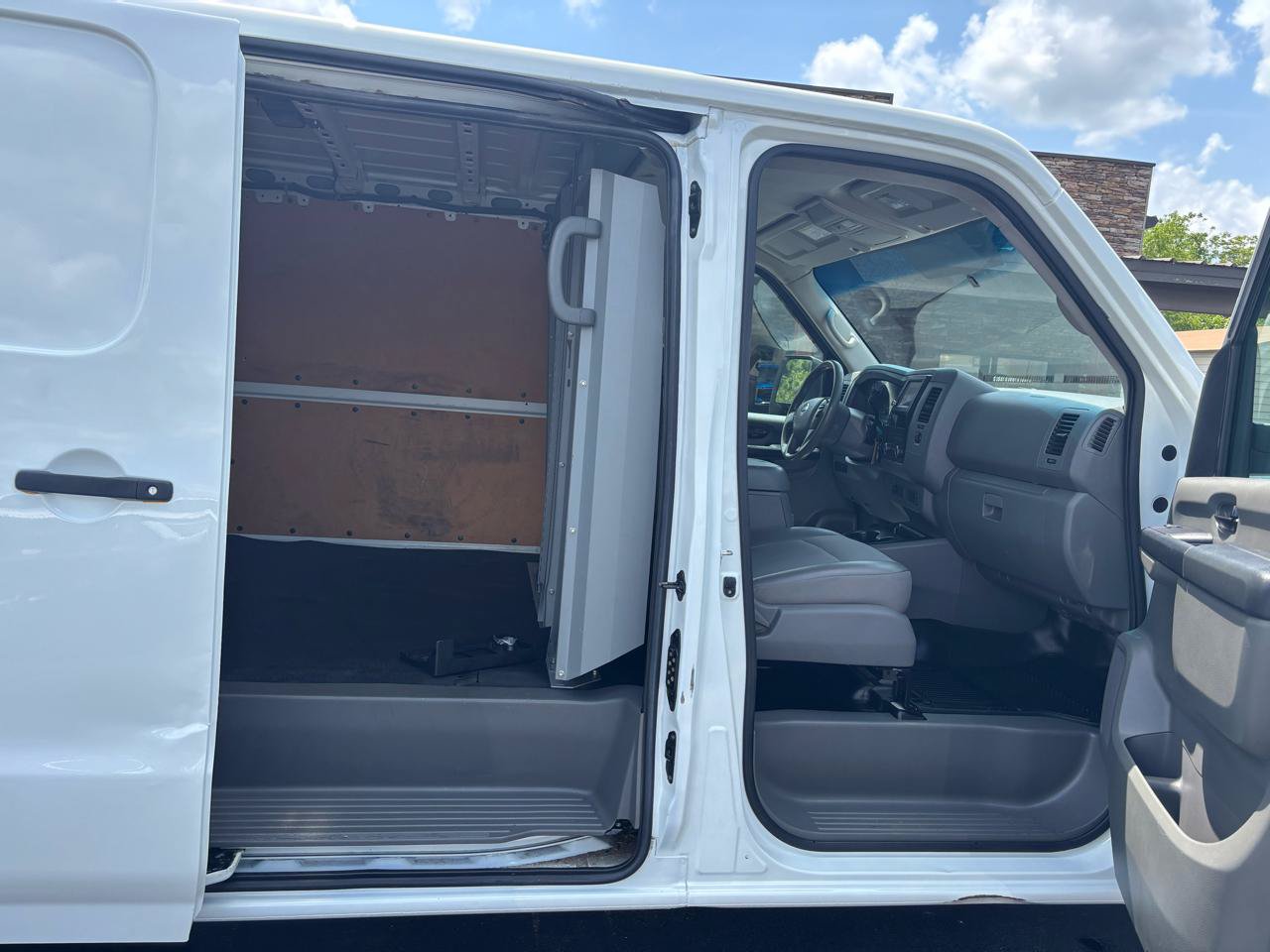 Used 2020 Nissan NV 2500 SV RWD image 10