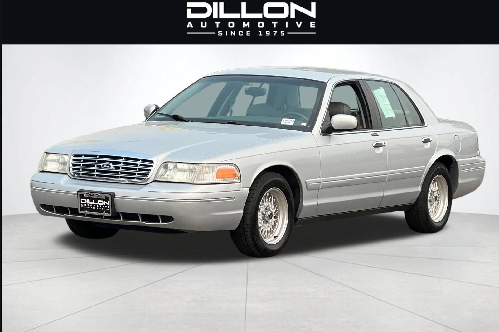 Used 2002 Ford Crown Victoria LX RWD image 8