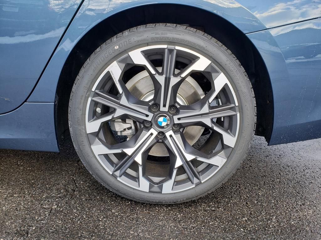 New 2026 BMW 330i xDrive Sedan w/ Premium Package AWD/4WD image 12