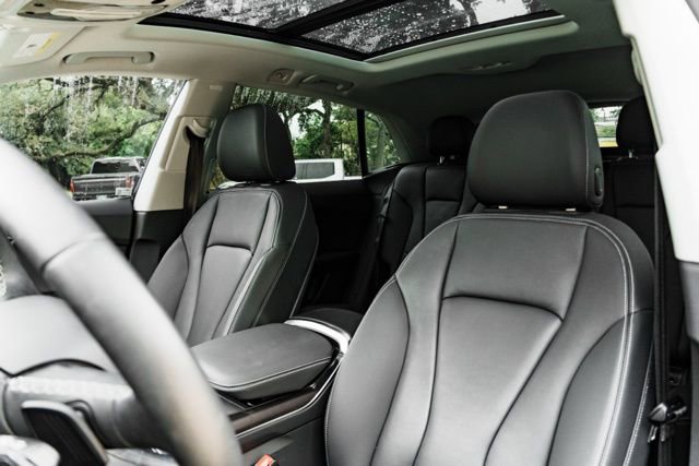 Used 2023 Audi Q8 Premium image 11