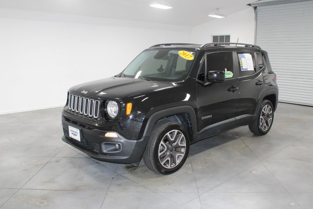 Used 2017 Jeep Renegade Latitude w/ Cold Weather Group image 4