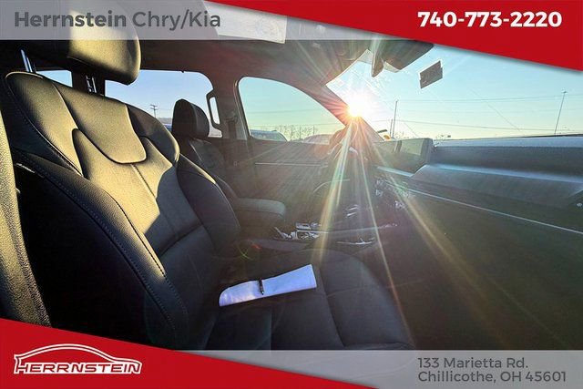 Used 2024 Kia Telluride EX w/ EX Captain's Chair Package image 27
