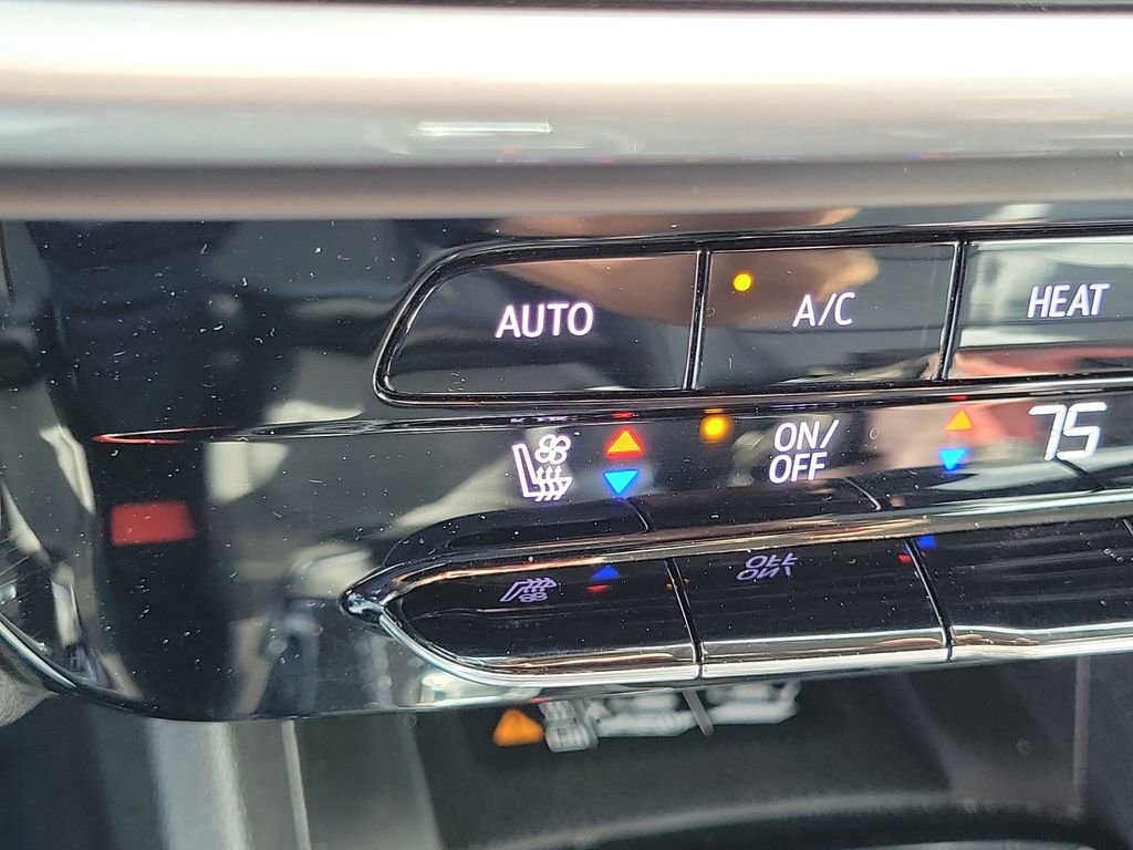 Used 2022 Chevrolet Bolt EUV Premier w/ Sun & Sound Package FWD image 36