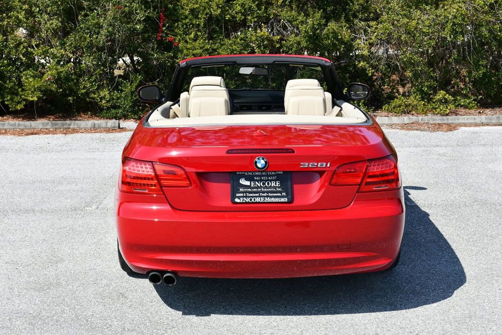 Used 2011 BMW 328i Convertible image 5