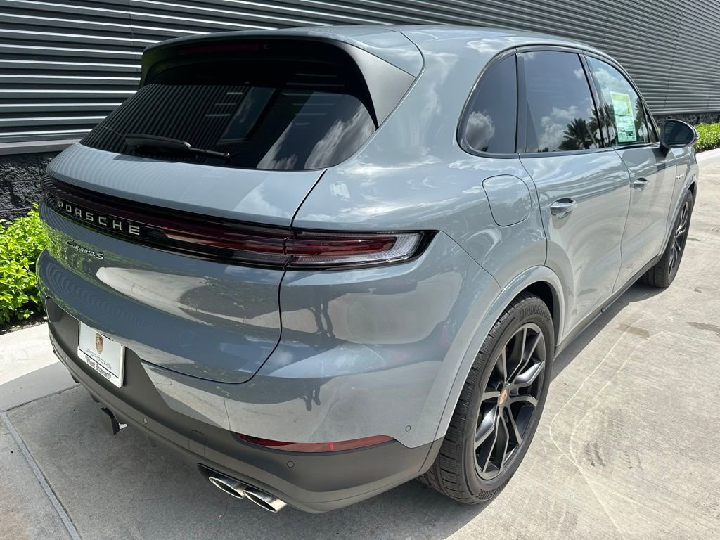 Certified 2025 Porsche Cayenne S AWD/4WD image 9