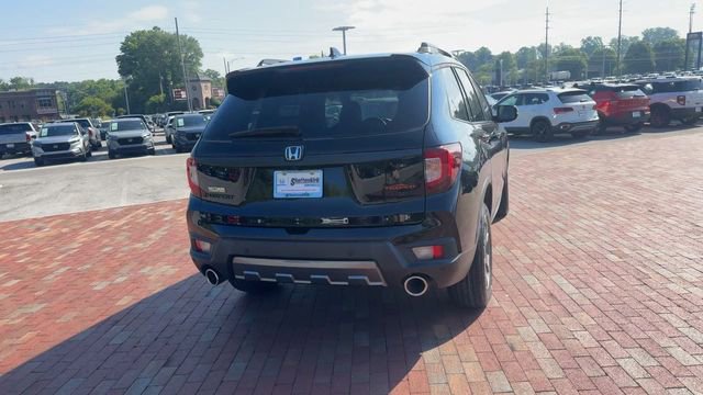 Certified 2023 Honda Passport TrailSport image 2