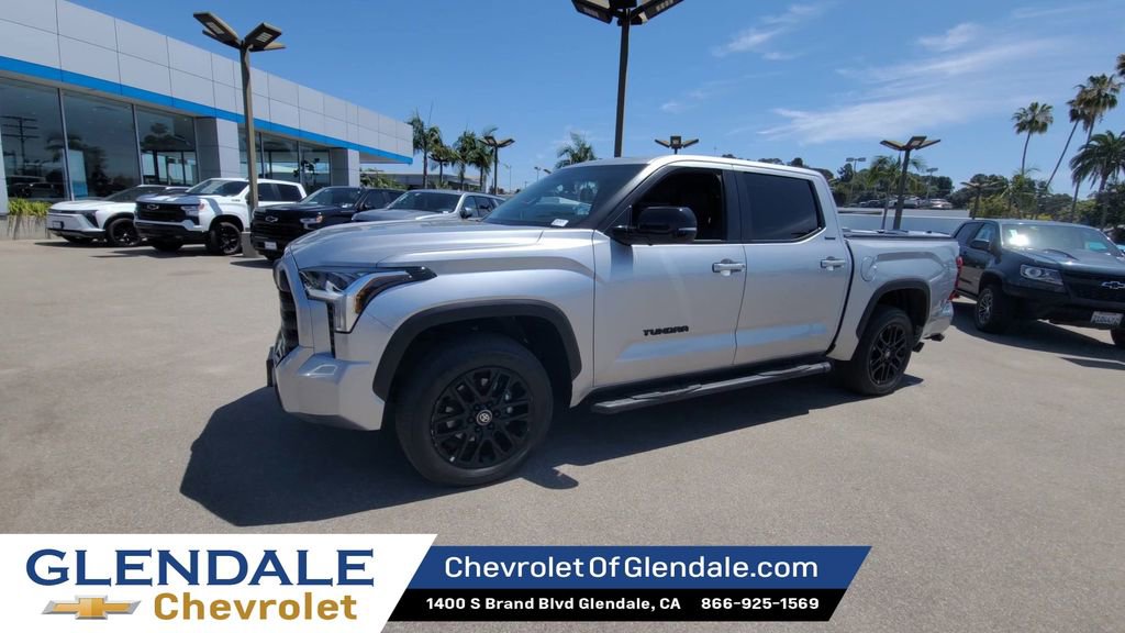 Used 2025 Toyota Tundra Limited AWD/4WD image 4