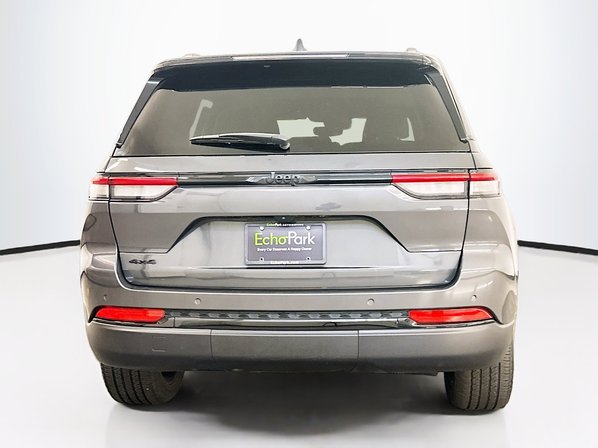 Used 2024 Jeep Grand Cherokee Altitude AWD/4WD image 7