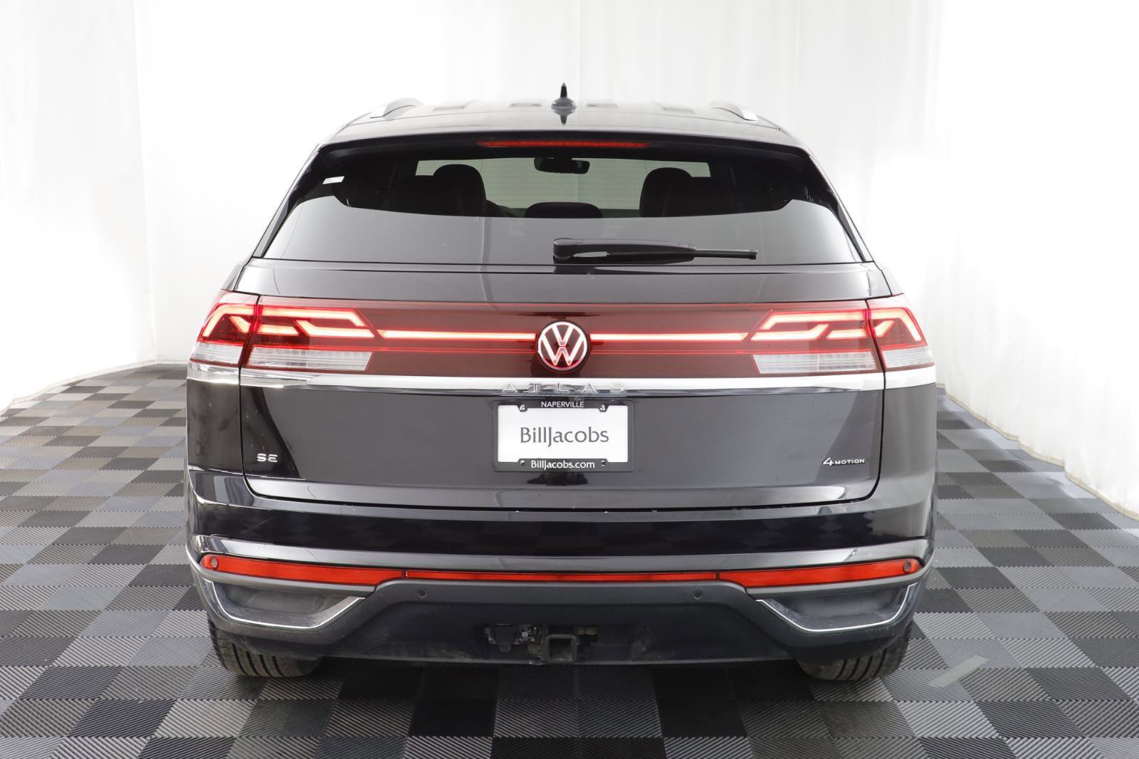 Used 2025 Volkswagen Atlas Cross Sport SE image 16