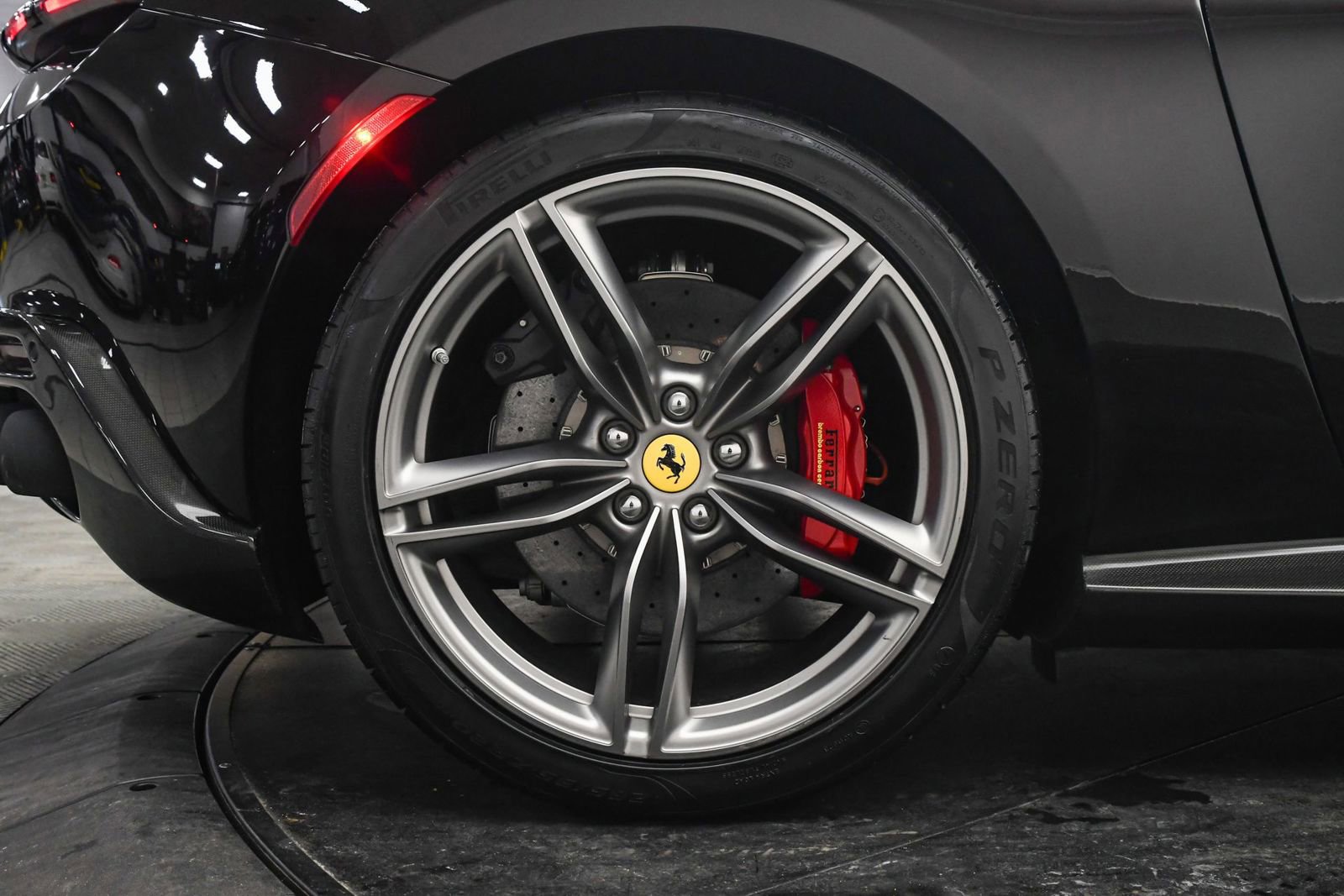 Used 2024 Ferrari Roma Spider image 36