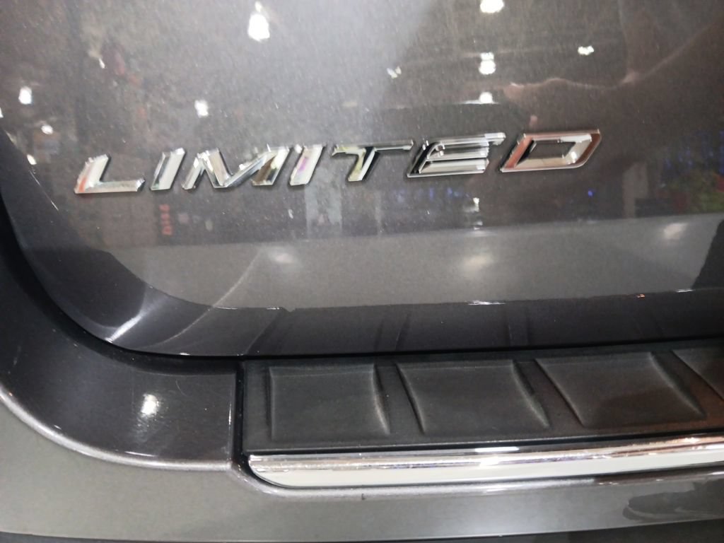 Used 2021 Ford Explorer Limited w/ Equipment Group 301A AWD/4WD image 11