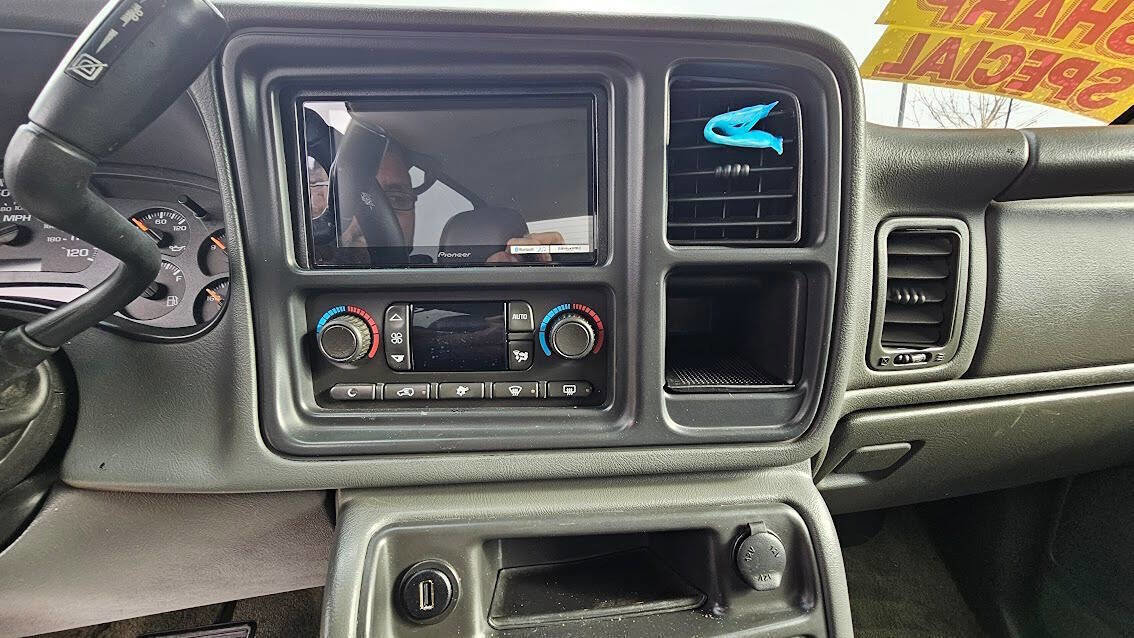 Used 2004 Chevrolet Silverado 2500 LT w/ Skid Plate Package image 27