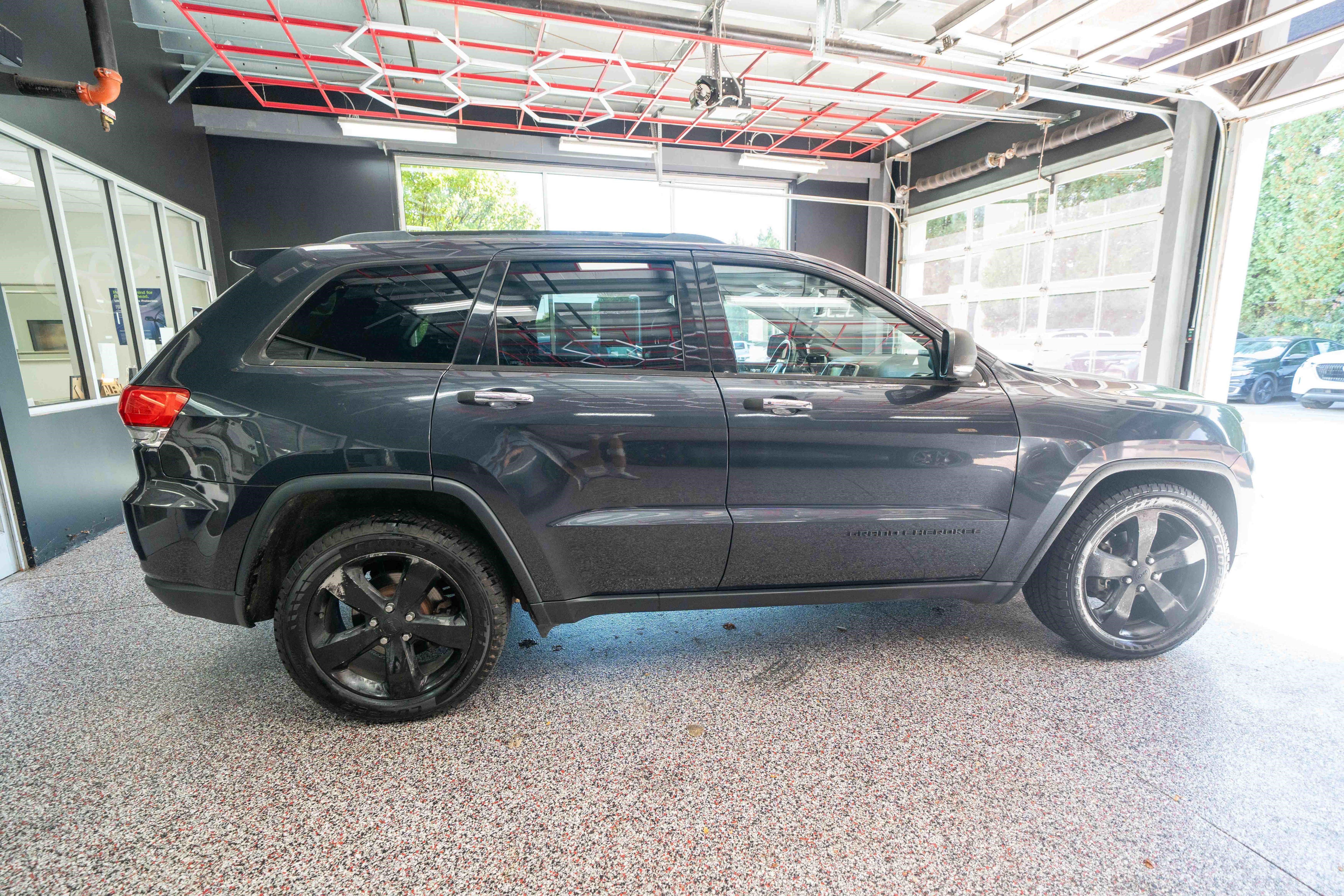 Used 2015 Jeep Grand Cherokee Limited AWD/4WD image 4