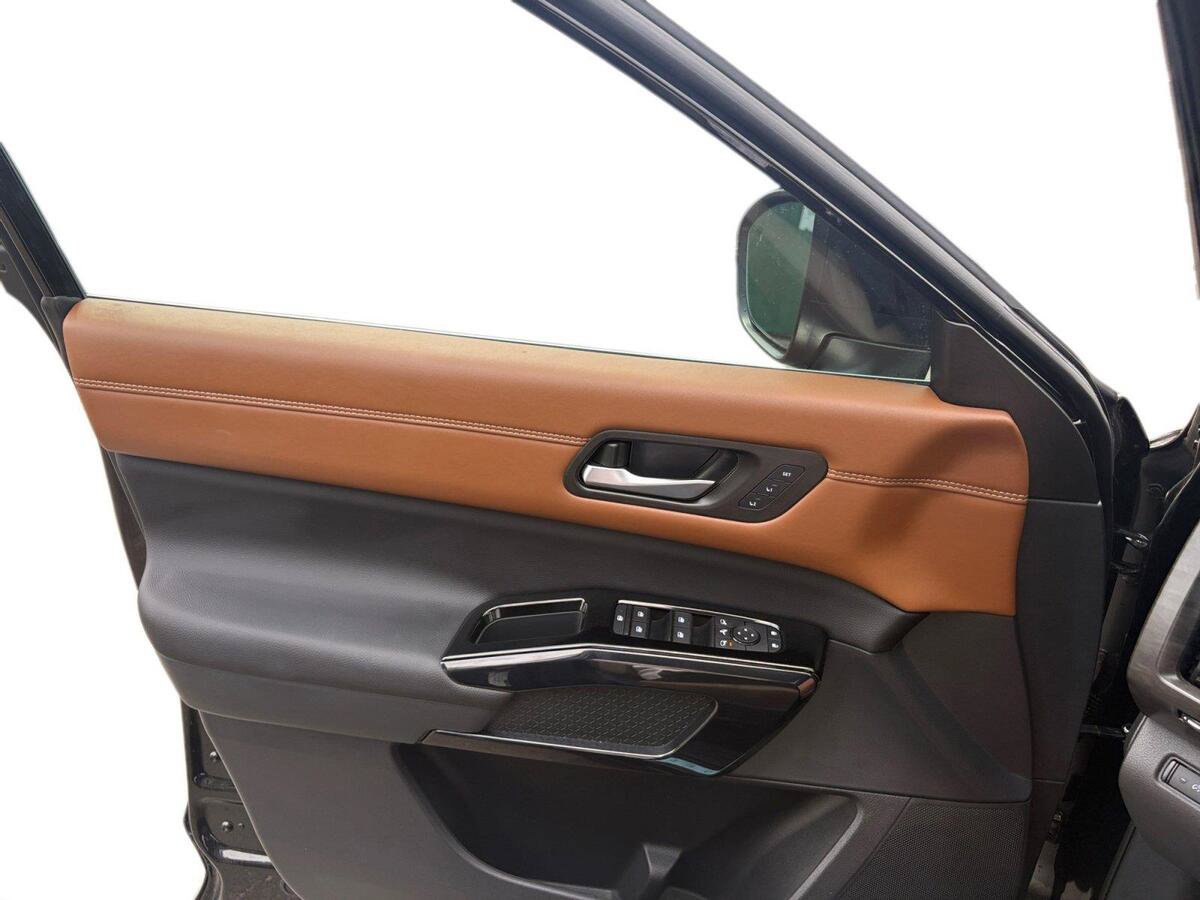 New 2026 Nissan Pathfinder Platinum AWD/4WD image 17
