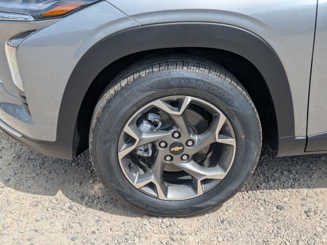 New 2026 Chevrolet Trax LT w/ Driver Confidence Package FWD image 7